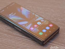 Unboxing Samsung Galaxy Z Fold 3, HP Layar Lipat Rp 25 Juta Tanpa Charger