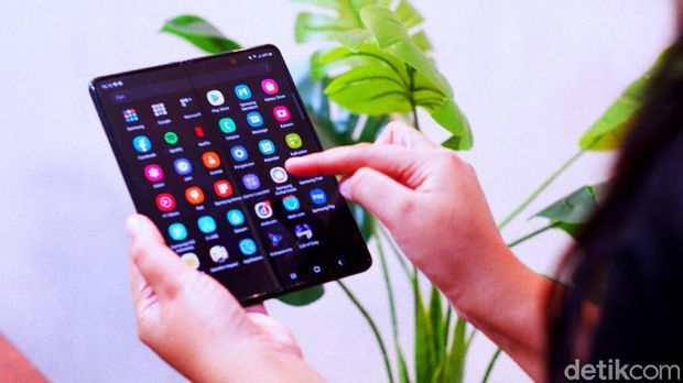 Galaxy Z Fold 3 Galaxy Z Fold 3
