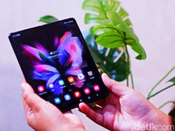 Unboxing Samsung Galaxy Z Fold 3, HP Layar Lipat Rp 25 Juta Tanpa Charger