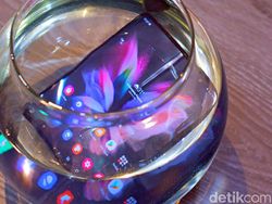 Unboxing Samsung Galaxy Z Fold 3, HP Layar Lipat Rp 25 Juta Tanpa Charger