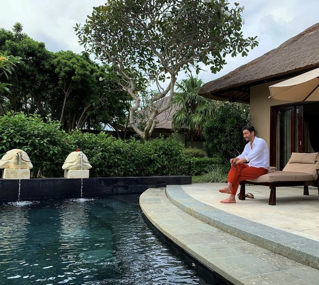 Super Junior menggelar konser di Jakarta pada Juni 2019. Siwon sengaja datang lebih dulu dari personel lain untuk berlibur ke Bali. Ia membagikan potret menikmati pemandangan dari penginapannya. Foto: dok Instagram siwonchoi