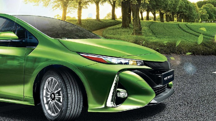 GT Radial Champiro Ecotec, Ban Ramah Lingkungan Generasi Terbaru Terus menerus dalam melakukan inovasi, PT Gajah Tunggal Tbk selaku produsen ban GT Radial kembali menghadirkan produk ban penumpang ramah lingkungan generasi terbaru yang telah lulus ECE-Noise (R117-2).
Ban yang diberikan nama GT Radial Champiro Ecotec ini hadir sebagai salah satu upaya PT Gajah Tunggal Tbk mengurangi emisi karbon serta efek pemanasan global dan sebagai bentuk kepedulian terhadap lingkungan hidup.