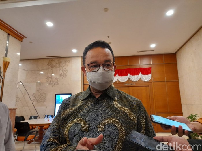 Gubernur DKI Jakarta, Anies Baswedan saat doorstop di Balai Kota DKI Jakarta