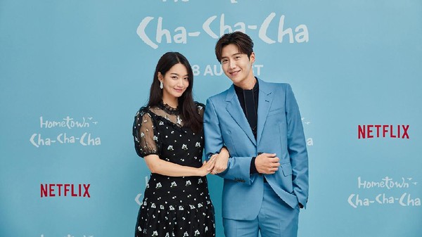 Foto Chemistry Kim Seon Ho-Shin Min Ah Jelang Tayang Hometown Cha-Cha-Cha