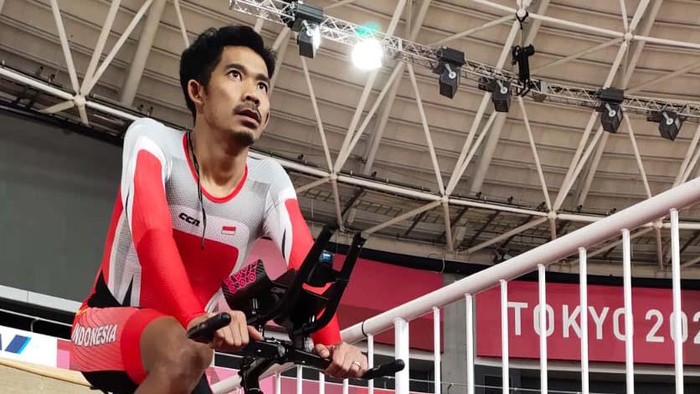 Atlet para balap sepeda Indonesia, Muhammad Fadli Imammuddin terus berlatih jelang Paralimpiade Tokyo 2020. Ia melatih start dan konsistensi kecepatan.