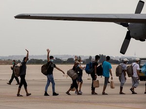 Atas Perintah Putin, Rusia Evakuasi Warganya dari Afghanistan