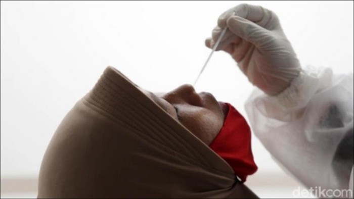 Menanti Harga Tes PCR Covid-19 Semakin Murah