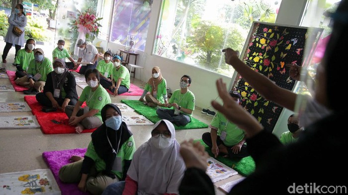 Sebanyak 30 penyandang disabilitas mengikuti pelatihan membatik. Kegiatan tersebut bertujuan untuk menggali bakat para penyandang disabilitas agar mandiri.