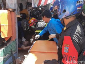 Kayu Lapuk Jadi Penyebab Ambruknya Lantai 2 Rumah di Surabaya