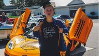 Tanner Fox, 17 tahun. Sumber Kekayaan: Video YouTube dan pengendara skuter akrobat profesional. (Brightside/Instagram @tannerfox) Tanner Fox, 17 tahun. Sumber Kekayaan: Video YouTube dan pengendara skuter akrobat profesional. (Brightside/Instagram @tannerfox)