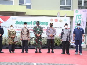 Panglima TNI dan Kapolri Tinjau Vaksinasi Massal UNISA Yogyakarta