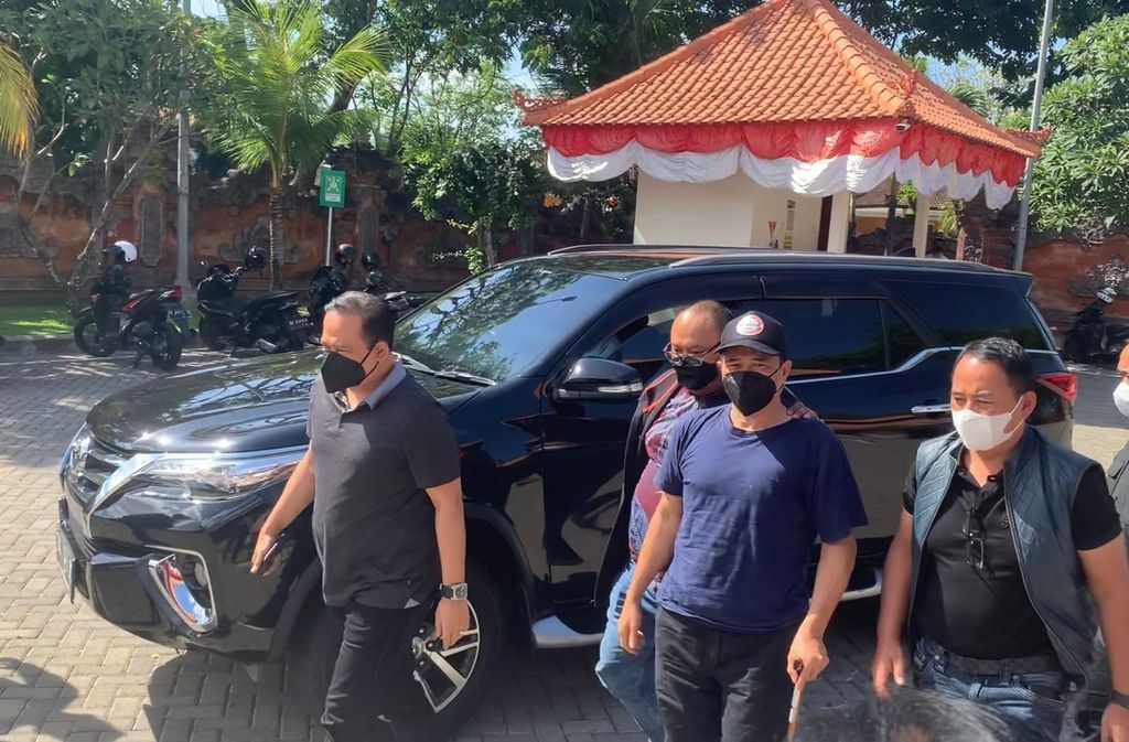 Penampakan Youtuber Muhammad Kece saat ditangkap tim Bareskrim Polri Penampakan Youtuber Muhammad Kece saat ditangkap tim Bareskrim Polri