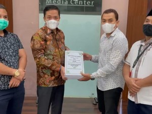 Pengacara Serahkan Petisi Bebaskan Habib Rizieq ke Habiburokhman