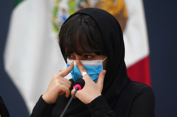 Potret Tim Robotika Putri Afghanistan Cari Suaka Usai Taliban Berkuasa Tim robotika putri Afghanistan dievakuasi ke luar negeri usai Taliban berkuasa. Mereka kini minta bantuan untuk turut selamatkan keluarga mereka di Afghanistan.