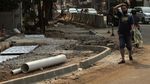 Proyek Perbaikan Trotoar yang Bikin Macet dan Debu