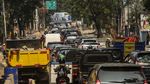 Proyek Perbaikan Trotoar yang Bikin Macet dan Debu
