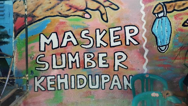 rumah ambruk di surabaya dipolice line