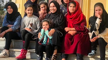 Sadiqa dan jutaan anak muda Afghanistan terutama apra wanita merasa takut bahwa kegiatan di dunia maya akan mengakibatkan bahaya bagi mereka. Foto: Instagram