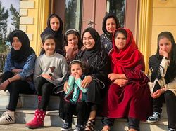 Sosok Influencer Cantik Afghanistan yang Kini Ketakutan