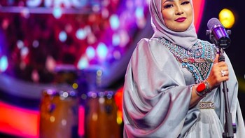 Sadiqa terkenal setelah mengikuti kompetisi menyanyi Afghan Star. Ia punya suara yang merdu dan rendah hati sehingga populer di media sosial. Foto: Instagram