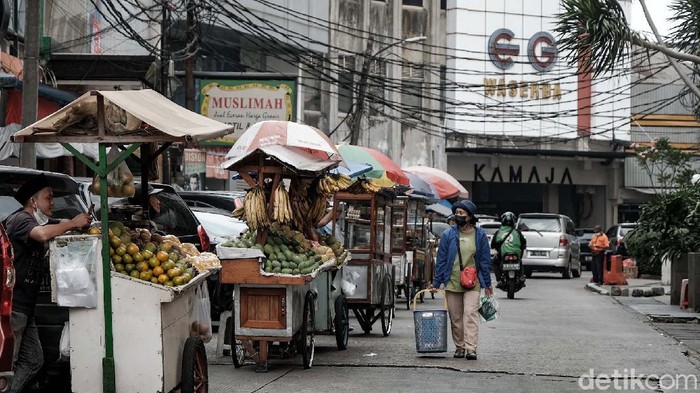 Serapan Anggaran PEN Baru 43,8% Sepanjang 2021 Penyerapan program pemulihan ekonomi nasional (PEN) baru mencapai 43,8 persen sepanjang tahun 2021. Anggaran terserap Rp 326,16 triliun dari total dana Rp 744,7 triliun.