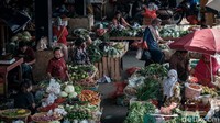 Begini aktivitas ekonomi di Pasar Mayestik, Jakarta Selatan, Rabu (25/8/2021).