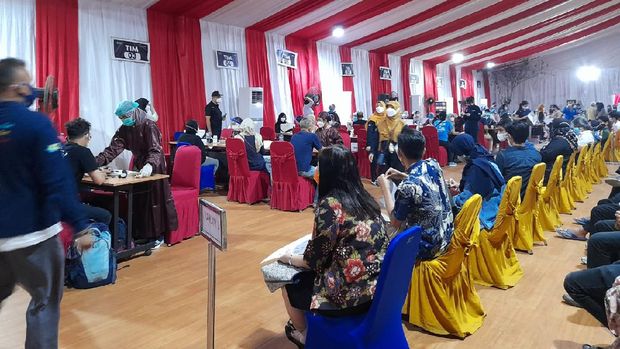 suasa vaksinasi corona Pfizer di  BPPSDM Kemenkes, Jaksel