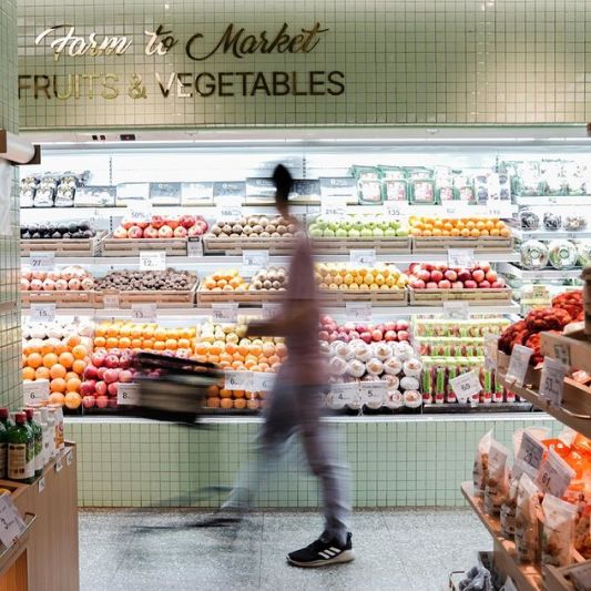 Di 5 Supermarket Kekinan Ini Bisa Berbelanja sambil Foto OOTD