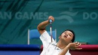 Taufik Hidayat bikin pengakuan mengejutkan pernah coba disuap oleh ofisial Malaysia, agar sengaja mengalah saat menghadapi Lee Chong Wei. AFP/LAURENT FIEVET