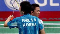 Satu demi satu lawan sukses dikandaskan Taufik Hidayat. (Foto: AFP/LAURENT FIEVET)
