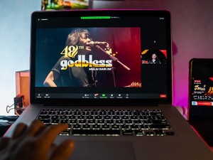 Telkomsel Sulap MAXstream Jadi Tempat Konser Virtual Godbless
