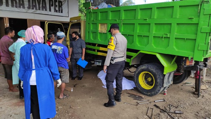 tewas tergencet dump truk