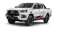 Selain itu, tentunya ada emblem GR dan GR Sport di pintu samping dan pintu bagasi, sport bar hitam metalik dengan lampu LED, velg alloy 18 inci dalam desain gaya GR Sport terbaru, stiker samping dan bagasi ala GR Sport. Foto: Dok. Toyota Thailand