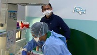Putri kecil Ahok lahir di RS Bunda, Menteng, Jakarta Pusat, pagi tadi pukul 08.25 WIB. Beratnya 3,75 kg dan panjang 51 cm.Foto: dok ist