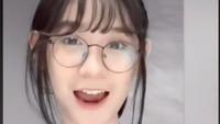 Sayangnya, setelah foto skandal itu, JKT48 tidak mendapatkan komunikasi yang baik dari Ara. Foto: Screenshot TikTok ara.jkt48