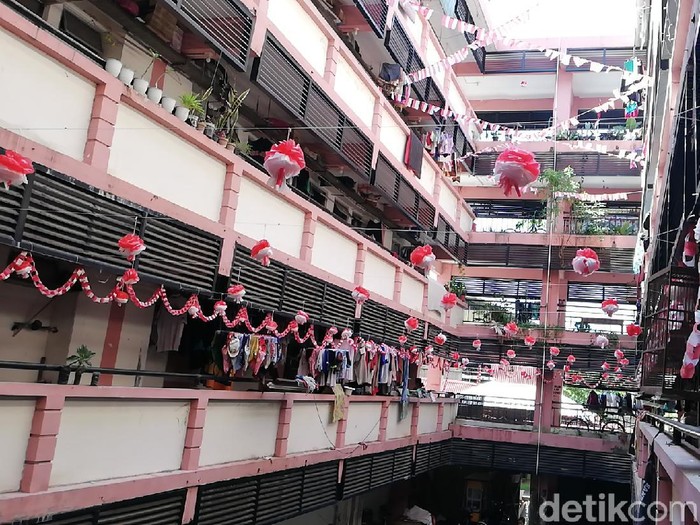 Wali Kota Solo, Gibran Rakabuming Raka, akan merobohkan bangunan Rumah Susun Sederhana Sewa (Rusunawa) Semanggi yang berada di Kelurahan Mojo.