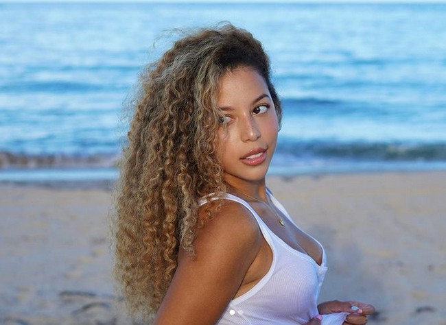 Seorang wanita bernama Camilla Elle menceritakan pengalaman buruk setelah bergabung dengan platform OnlyFans. Dia mengaku mendapatkan ancaman kematian. Foto: dok. Instagram