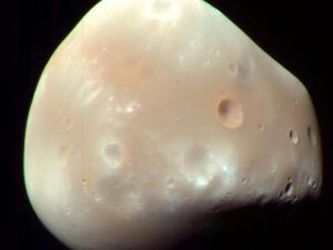 Unik, Bulan di Planet Mars Bentuknya Penyok-penyok