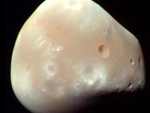 Unik, Bulan di Planet Mars Bentuknya Penyok-penyok