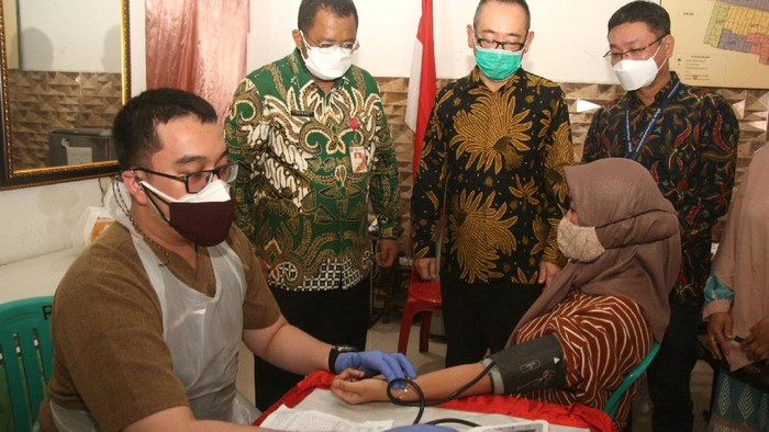 Dorong Percepatan Vaksinasi Nasional Pihak swasta juga turut andil dalam mendorong program percepatan vaksinasi nasional guna tercipta herd immunity, khususnya di Ibu Kota. Seperti yang dilakukan perusahaan ini.