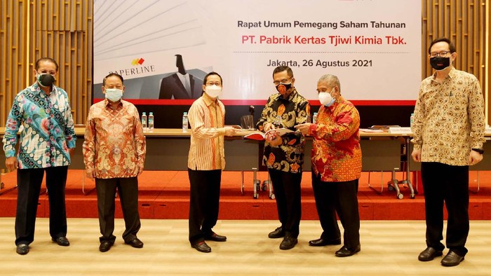 Meski penjualan ekspor PT Pabrik Kertas Tjiwi Kimia Tbk. (TKIM) terkoreksi sepanjang semester I/2021. Emiten grup Sinarmas itu mencetak penjualan US$524,11 juta atau naik 16,46 persen year-on-year (yoy).