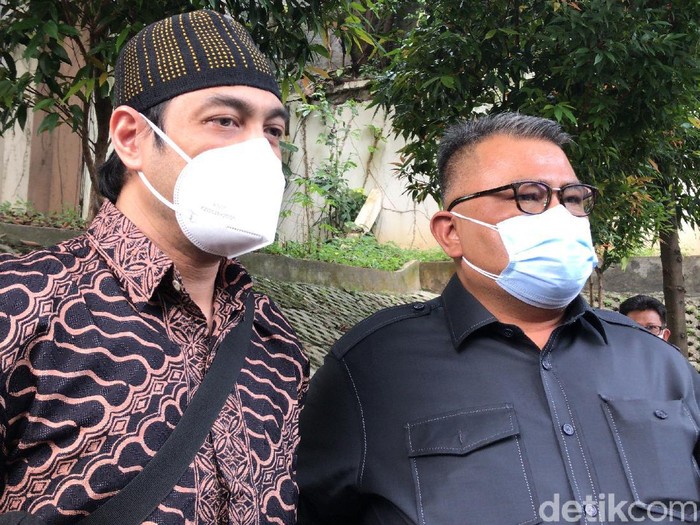 Ferry Irawan jalani sidang cerai