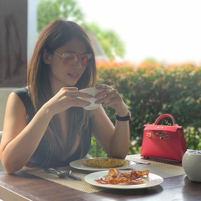 Mewahnya Gaya Helena Lim saat Ngopi di Paris hingga Barcelona