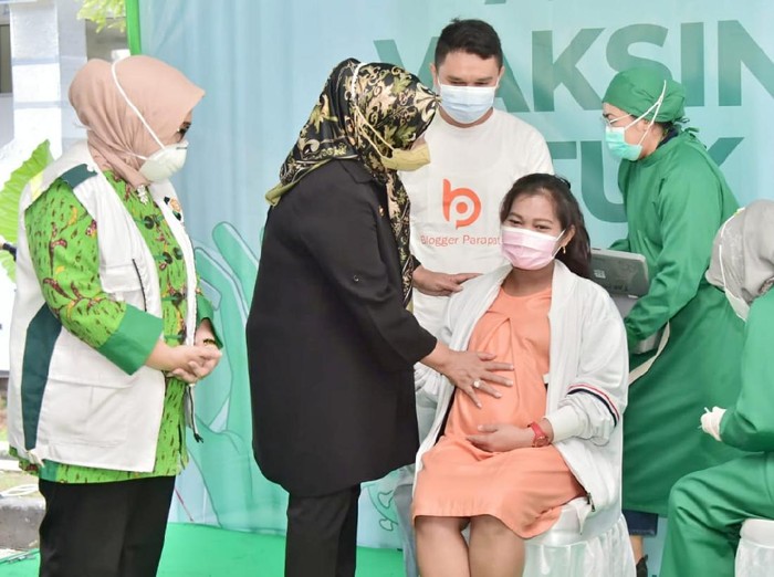 Ibu hamil di Bogor mulai diberikan vaksinasi COVID-19.