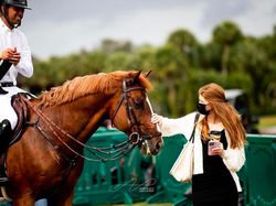 Putri Bill Gates Keranjingan iPhone yang Diharamkan Orang Tuanya