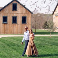 Pernikahan Nayel dan Jennifer dilaporkan akan digelar di lapangan kuda milik Jennifer yang dibelikan Bill Gates tiga tahun lalu. Dilansir Daily Mail, pernikahan Jennifer hanya memakan biaya setidaknya $2 juta atau sekitar Rp 28 miliaran. Angka tersebut lebih rendah dibanding pesohor lain seperti pasangan kerajaan Meghan Markle dan Pangeran Harry. Foto: Instagram