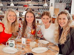 Putri Bill Gates Keranjingan iPhone yang Diharamkan Orang Tuanya