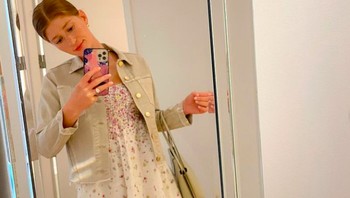 Nah dalam postingan di Instagram yang cukup baru, Jennifer terang-terangan selfie dengan iPhone yang berbeda dari sebelumnya. Ia tampaknya memakai iPhone 12 Pro Max, versi termahal iPhone terbaru. Foto: Instagram