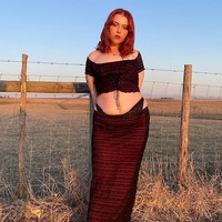 Wanita bernama Jessica Blair merupakan influencer yang kerap menyuarakan body positivity. Jessica yang memiliki perut bergelambir menunjukkan betapa dia mencintai tubuhnya di tengah standar kecantikan yang sudah ada. Foto: dok.Instagram/@lovejessicablair