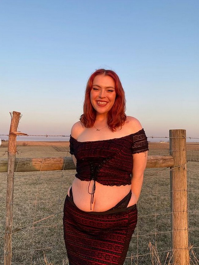 Bagiku, self love berarti menunjukkan kepada diri tentang kesabaran dan kebaikan serta pengertian. Tidak hanya menghargai tubu, tapi juga diri sendiri dan semua yang telah dilakukan dan mampu dilakukan, ungkap Jessica, seperti dikutip dari Copinaco. Foto: dok.Instagram/@lovejessicablair